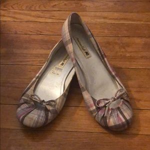 American Eagle plaid flats with bows